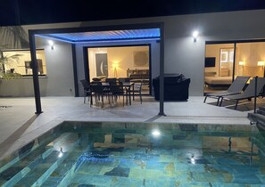 Outdoor pool, a heated pool - Private 4* villa, heated and covered swimming pool, 5 minutes from the sea (Agde)