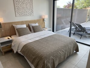 3 bedrooms, in-room safe, desk, iron/ironing board - Private 4* villa, heated and covered swimming pool, 5 minutes from the sea (Agde)