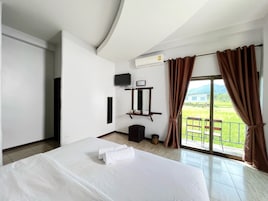 Exclusive Double or Twin Room | Soundproofing, free WiFi, bed sheets