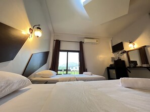 独特双人房或双床房 | 隔音、免费 WiFi、床单