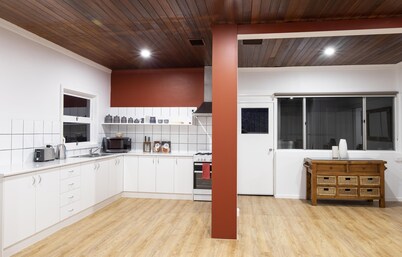 4 Bedrooms, 2 Bathrooms