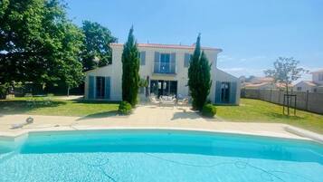 Piscine extérieure