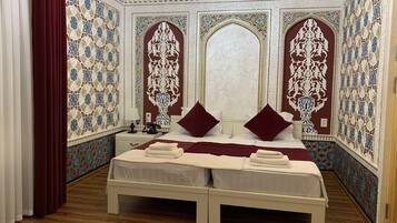 Deluxe Double Room | Hypo-allergenic bedding, in-room safe, individually decorated, desk