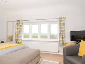 2 bedrooms, individually decorated, individually furnished, free WiFi - Great Brightor Cob Barn (Bodmin)