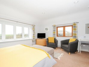 2 Schlafzimmer, individuell dekoriert, individuell eingerichtet