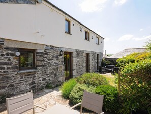 Cottage | Terrace/patio - Great Brightor Cob Barn (Bodmin)