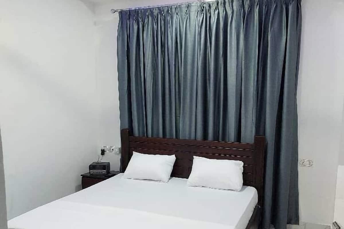 Deluxe-Apartment, 1 Schlafzimmer, Küche | 1 Schlafzimmer, hochwertige Bettwaren, laptopgeeigneter Arbeitsplatz