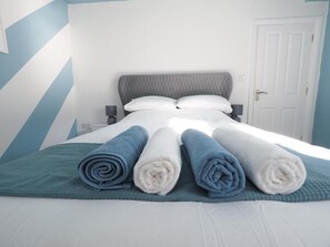 1 غرفة نوم ومكواة/لوح كي وواي فاي وملاءات أسرّة