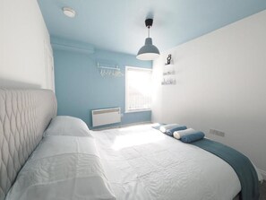 1 chambre, bureau, fer et planche à repasser, Wi-Fi