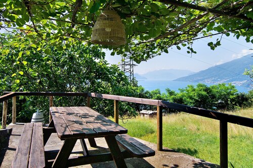 Apartment 'Villa Adele' with Lake View, Private Pool and Wi-Fi