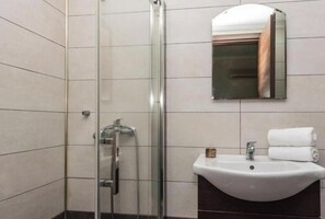 Shower, towels