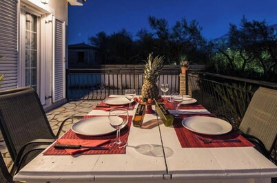Holiday Home 'Kanelos Garden' with Mountain View, Wi-Fi and Air Conditioning