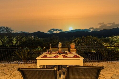 Maison de vacances 'Kanelos Garden' avec vue sur la montagne, Wi-Fi et climatisation