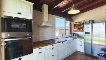 Micro-ondes, four, plaque de cuisson, lave-vaisselle