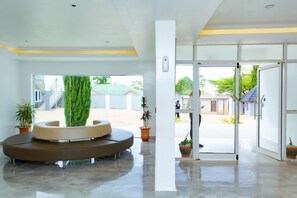 Reception - The Point Hotel and Suites (Jos)