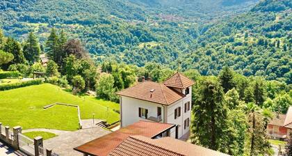 Villa „Luxury Oleandra“ mit privatem Pool, großem Garten und Grill