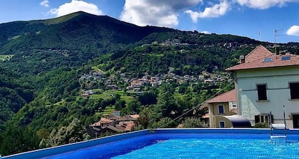 Villa "Luxury Oleandra" avec piscine privée, grand jardin et barbecue