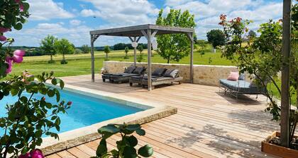Villa Bisou – Villa familiale de charme dans le Lot-et-Garonne avec piscine et vue