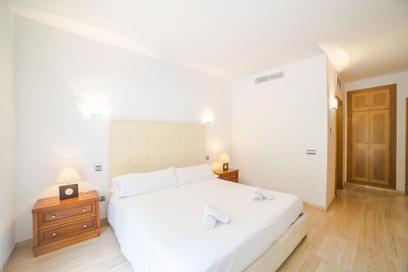 4 Schlafzimmer, Bügeleisen/Bügelbrett, kostenloses WLAN, Bettwäsche