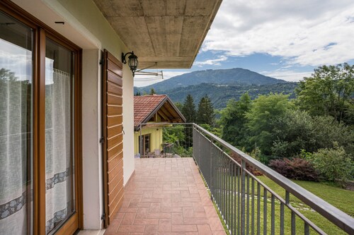 Holiday Apartment "Villa Fiore" with Mountain View, 2 Private Terraces & Wi-Fi