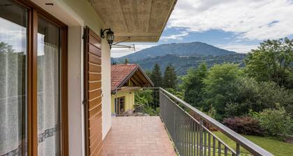 Holiday Apartment "Villa Fiore" with Mountain View, 2 Private Terraces & Wi-Fi