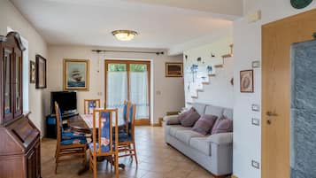 Télévision, cheminée