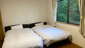 2 bedrooms, desk, free WiFi, bed sheets