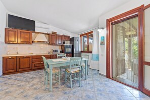 Kühlschrank, Ofen, Herdplatte, Geschirrspüler