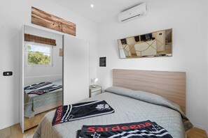 4 bedrooms, iron/ironing board, free WiFi, bed sheets - Holiday Home 'Villa Matteo' with Sea View, Wi-Fi and Air Conditioning (Perd'e Sali CA)