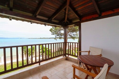 S-Docker 2 Beachfront Villa, Vourvourou by Halkidiki Villas