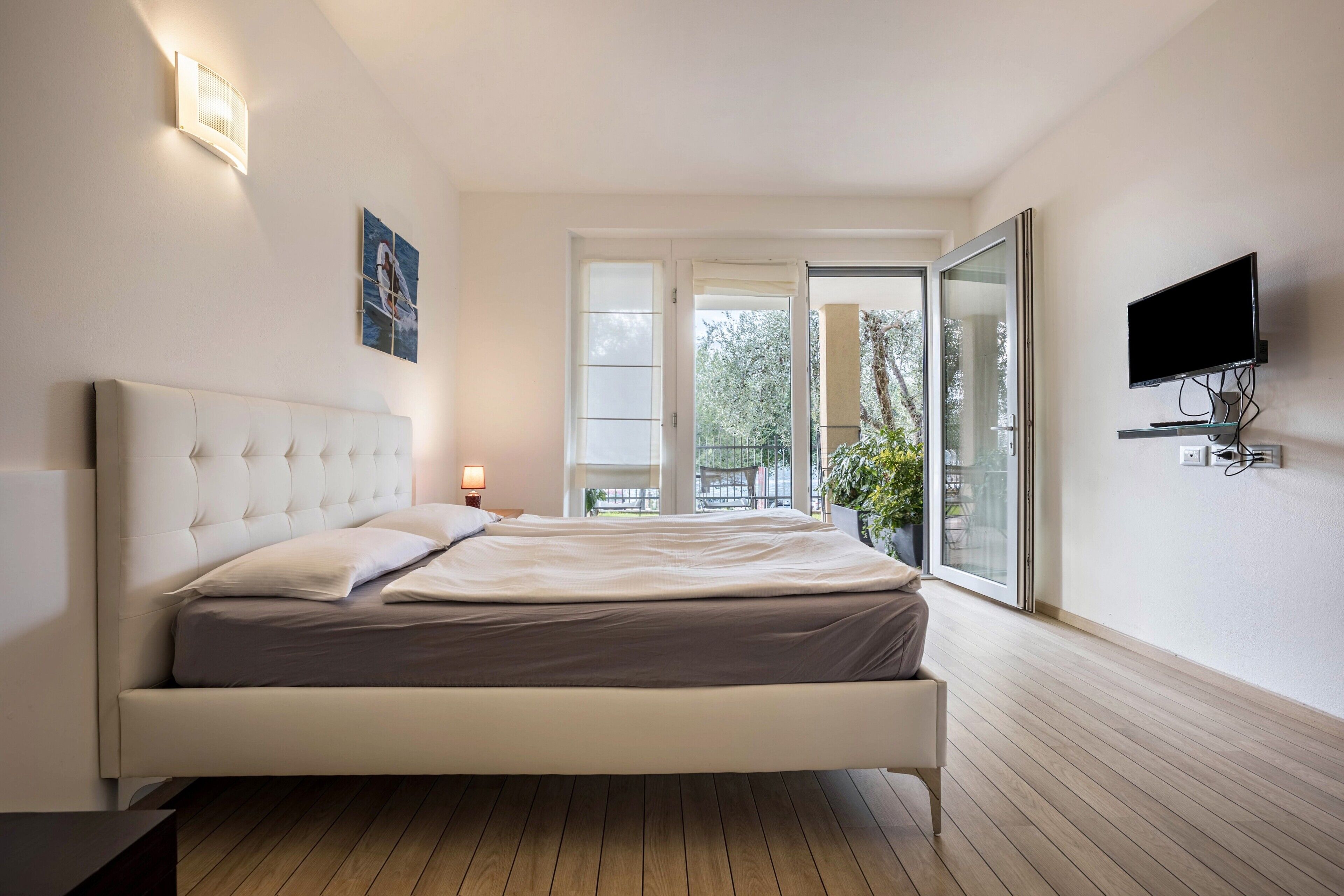 Free WiFi, bed sheets, wheelchair access