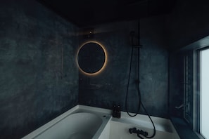 Hair dryer, towels - KANATA Building / Minamiboso Chiba (Minamiboso)