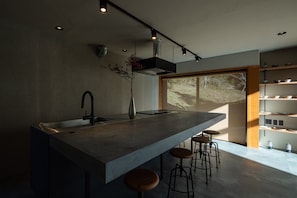 Fridge, microwave, cookware/dishes/utensils - KANATA Building / Minamiboso Chiba (Minamiboso)