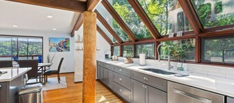 Sound & Cedar PNW Escape w/ Unbeatable Views