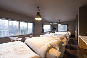 5 bedrooms, desk, free WiFi, bed sheets - Enjoy a panoramic view of MtFuji from a large lux - MtFuji panoramic view BBQ openair bath highland luxury private resort where you can enjoy sauna up to 25 people / Minamitsurugun Yamanashi (Minamitsurugun)