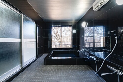 Enjoy a panoramic view of MtFuji from a large lux - MtFuji panoramic view BBQ openair bath highland luxury private resort where you can enjoy sauna up to 25 people / Minamitsurugun Yamanashi