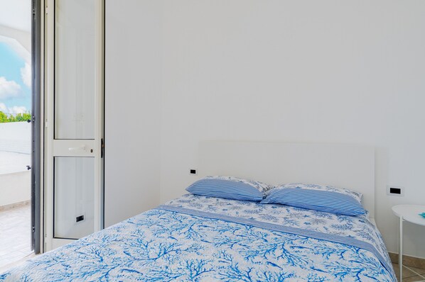 2 bedrooms, bed sheets