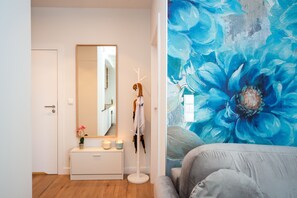 2 habitaciones, cortinas blackout y tabla de planchar con plancha 