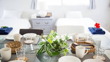 1 bedroom, desk, free WiFi, bed sheets