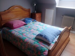 4 bedrooms, WiFi, bed sheets
