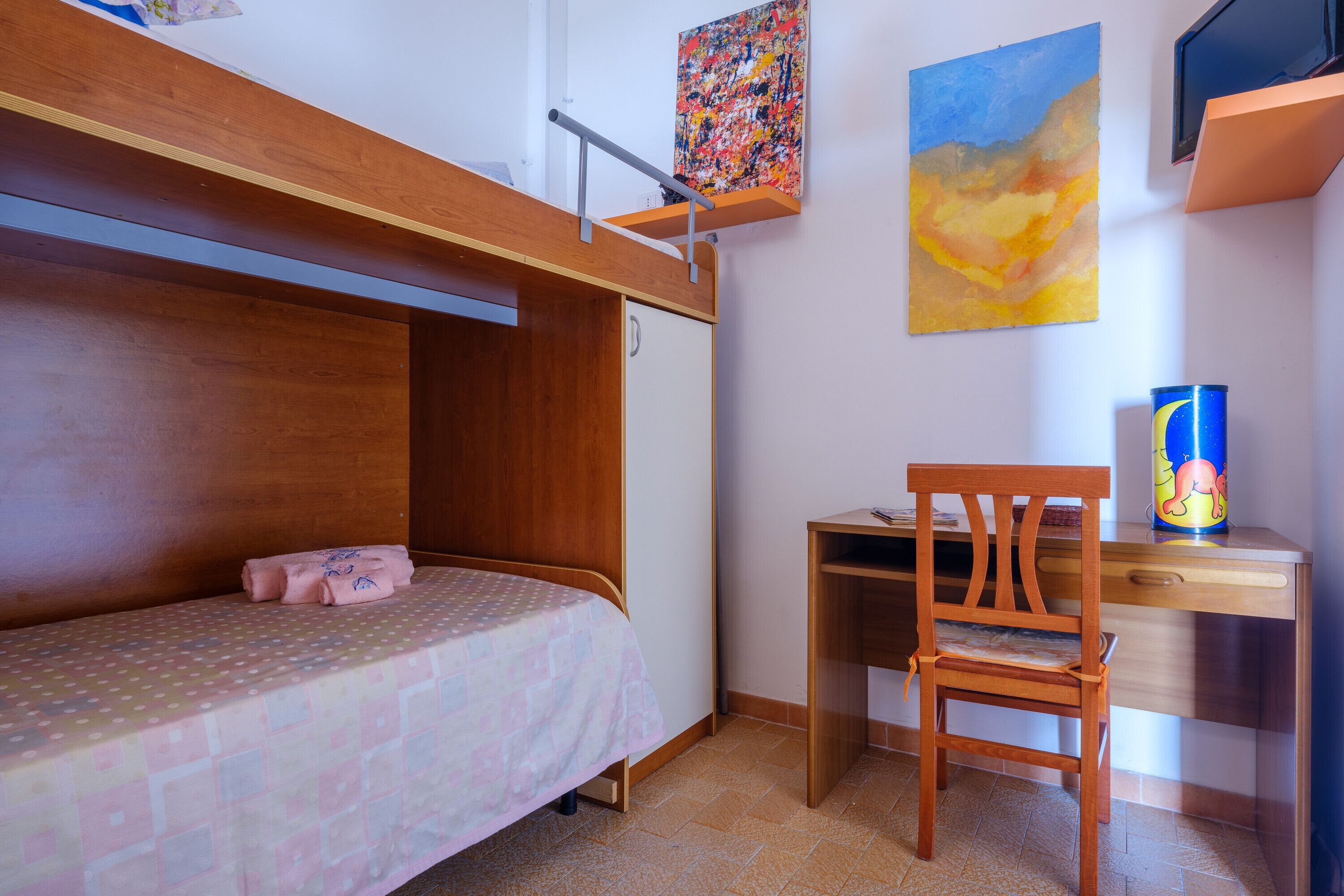 3 quartos, ferros/tábuas de passar roupa, Wi-Fi de cortesia