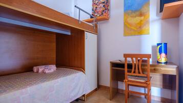 3 camere, ferro/asse da stiro, Wi-Fi gratuito, lenzuola