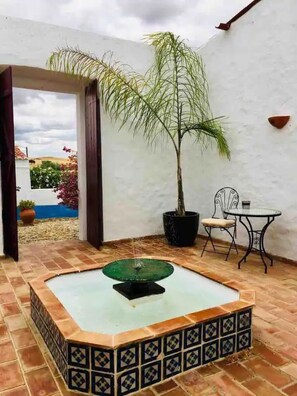 Terrace/patio - Holiday Home 'Monte Capitão' with Private Pool, Private Terrace and Wi-Fi (Nossa Senhora das Neves)