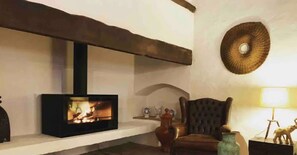 Interior - Holiday Home 'Monte Capitão' with Private Pool, Private Terrace and Wi-Fi (Nossa Senhora das Neves)