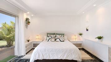 2 slaapkamers, een strijkplank/strijkijzer, gratis wifi, beddengoed