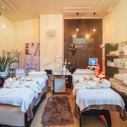 Couples treatment rooms, body treatments, aromatherapy