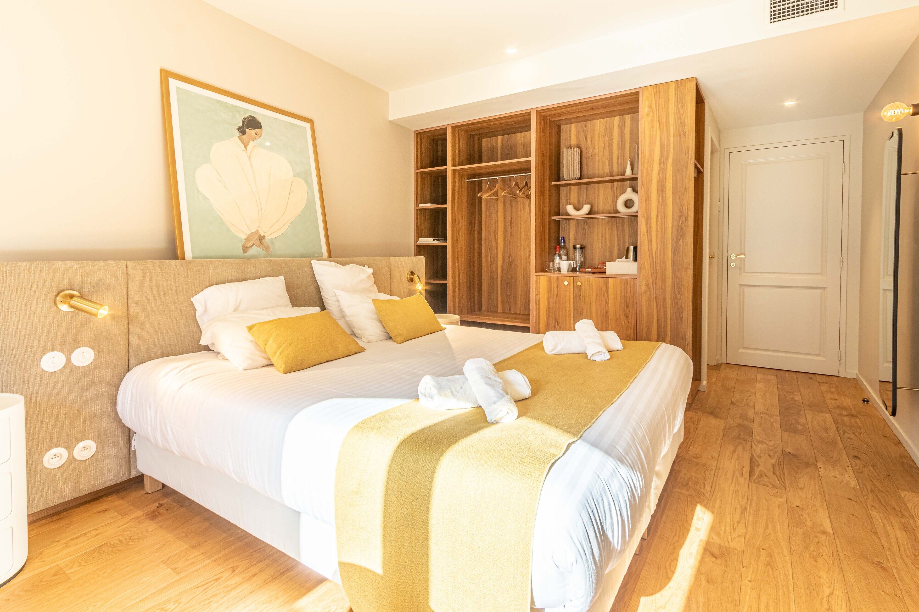Superior Suite | Minibar, individually decorated, iron/ironing board, free WiFi
