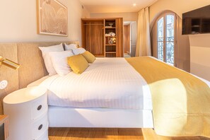Kamar Double Premium | Minibar, didekorasi berbeda-beda, setrika/meja setrika, dan Wi-Fi gratis
