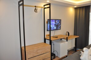 Free minibar items, in-room safe, desk, laptop workspace - Check in Hotel (Istanbul)