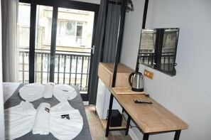 Free minibar items, in-room safe, desk, laptop workspace - Check in Hotel (Istanbul)